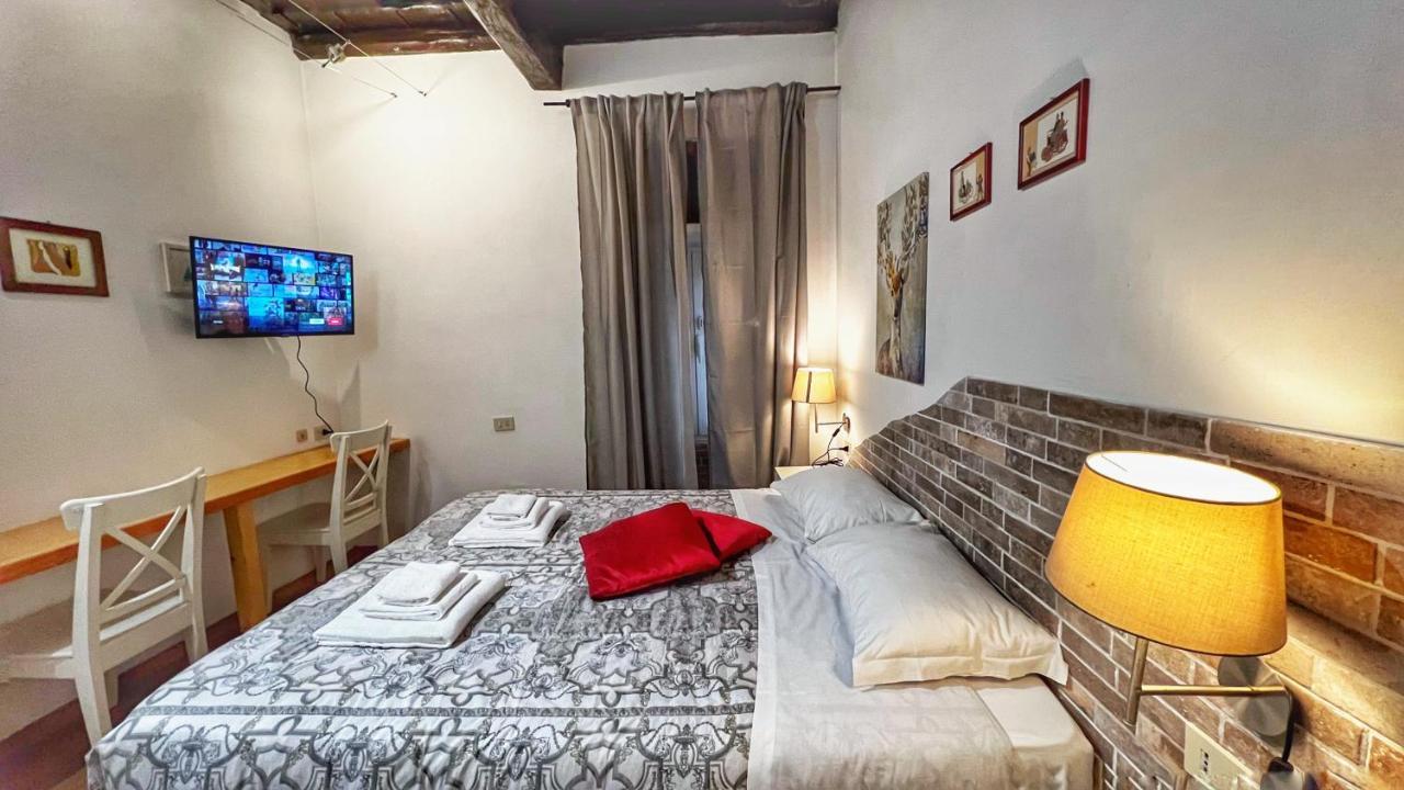 Vicolo Del Bologna Lägenhet Rom
